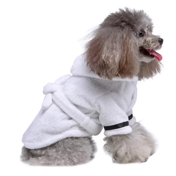 Luxurious bathrobe for dogs