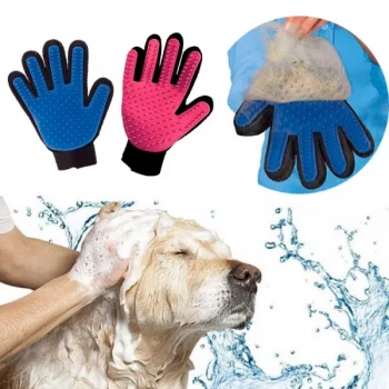 Gant-de-toilettage-et-massage-pour-chien-Hygiene-chien-couleur-BleuRougeVertViolet-600x600-1.webp