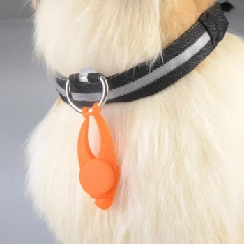 Pendentif-LED-en-silicone-pour-chien-Accessoire-chien-Collier-chien-couleur-BleuJauneOrangeRoseRougeVert-600x600-1.webp